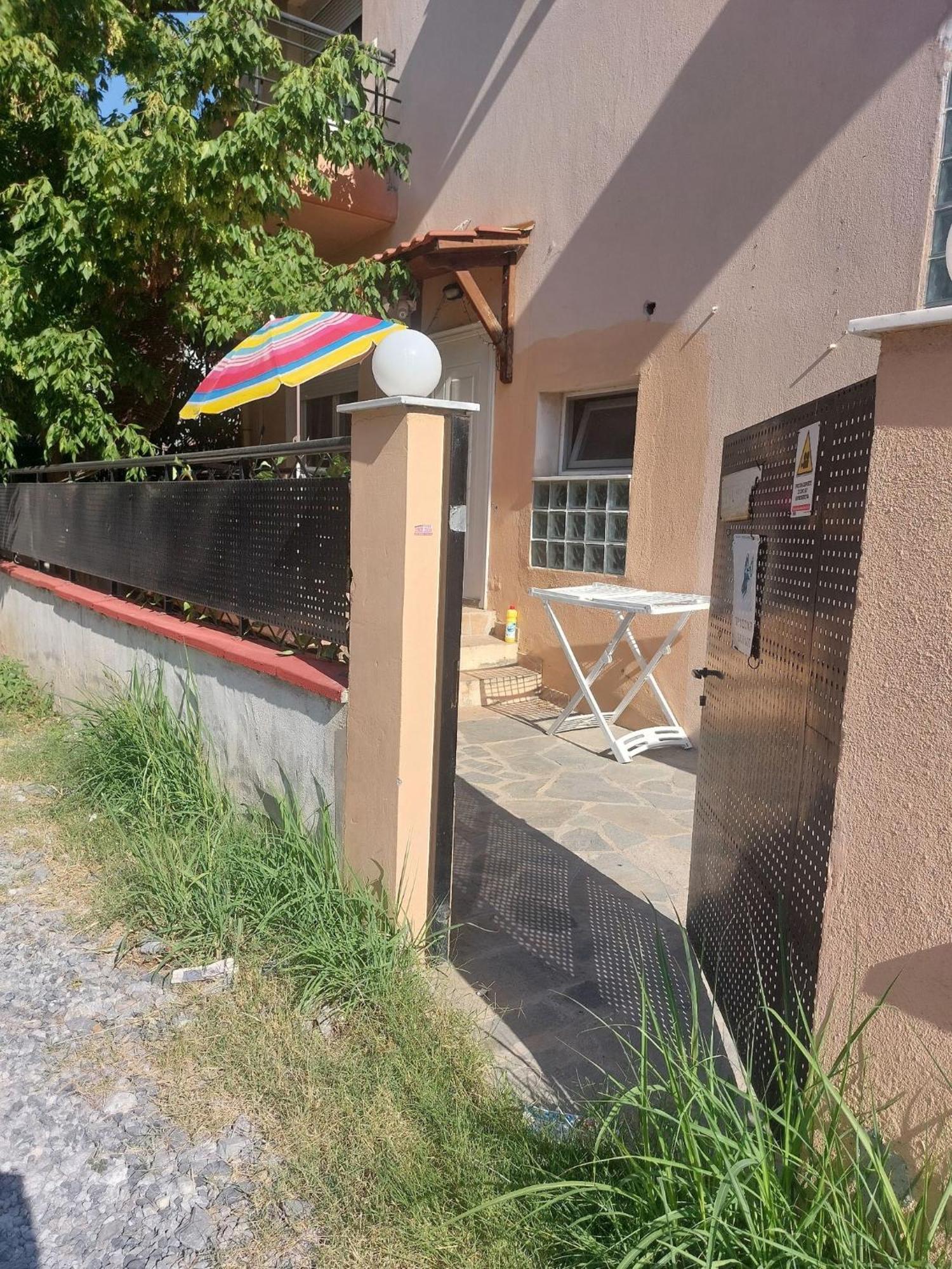 Andromache Apartamento Peraía Exterior foto